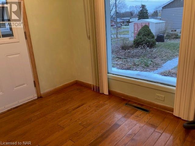 53 Parkdale (Lower Apt) Drive, Thorold, Ontario  L2V 2N7 - Photo 2 - 40518260