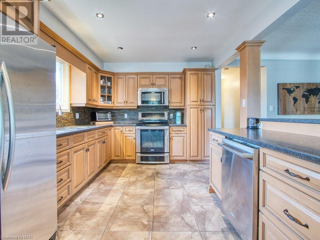 12 Whiteoak Crescent, Welland, Ontario  L3C 6E6 - Photo 4 - 40518610