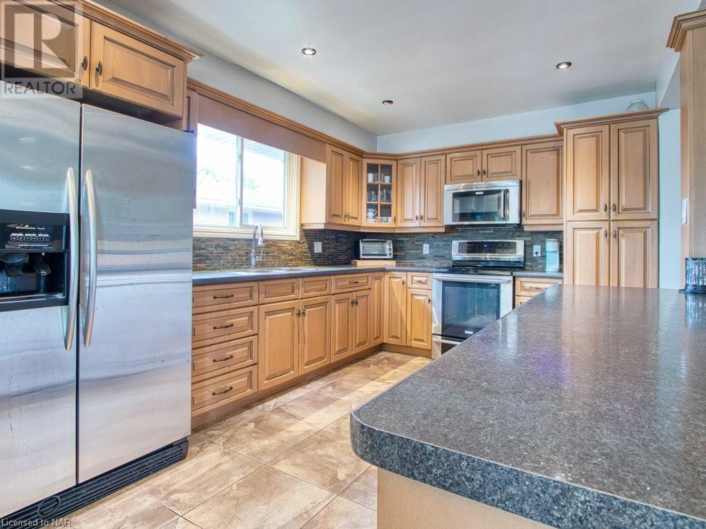 12 Whiteoak Crescent, Welland, Ontario  L3C 6E6 - Photo 5 - 40518610