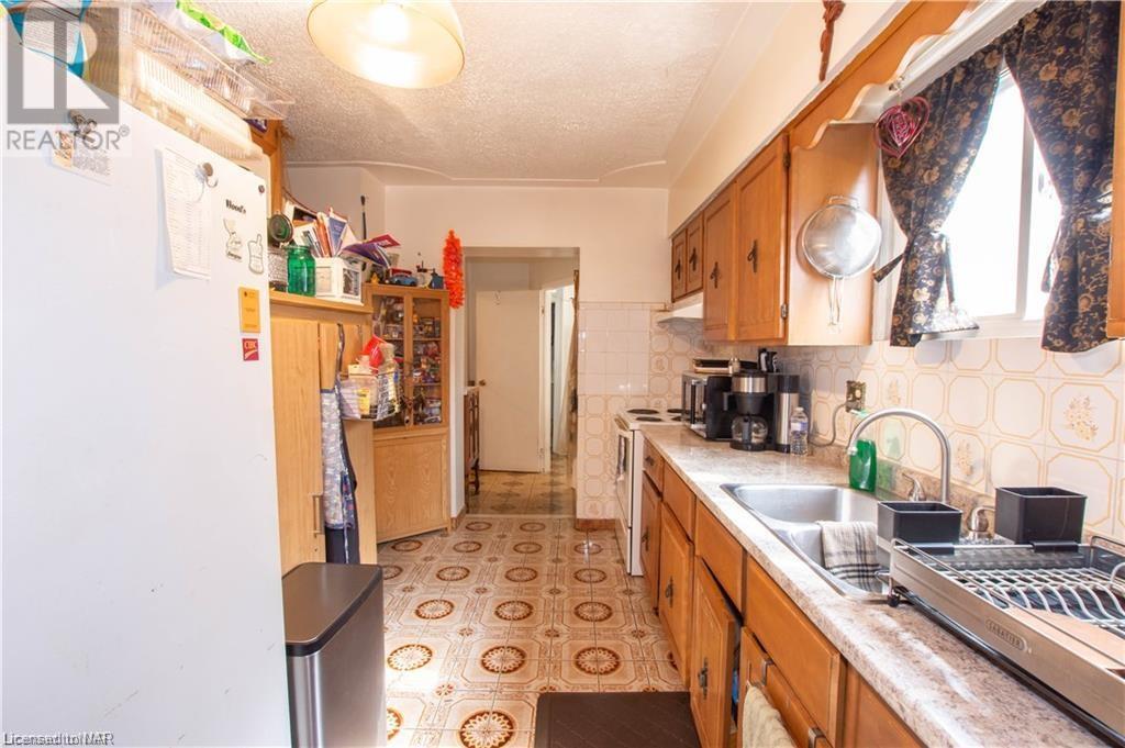 39 Park Street, Welland, Ontario  L3B 4M3 - Photo 11 - 40518689