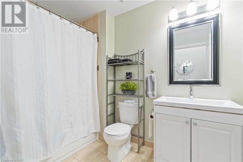 8111 Forest Glen Drive Unit# 132, Niagara Falls, Ontario  L2H 2Y7 - Photo 8 - 40519201