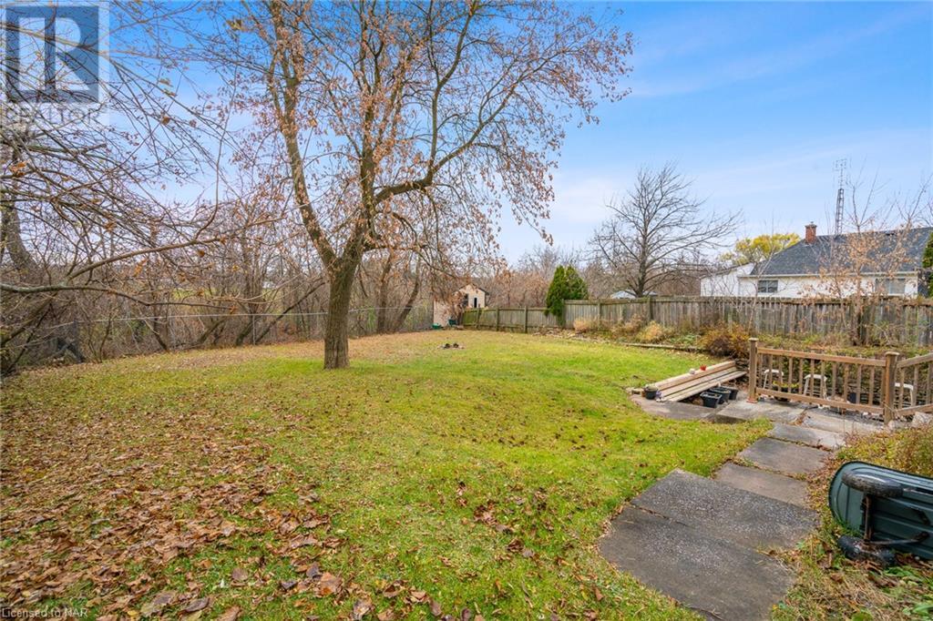 22 Inglewood Road, St. Catharines, Ontario  L2P 2C4 - Photo 11 - 40517647