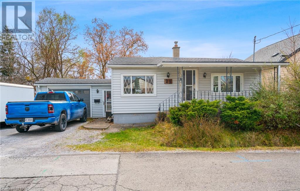 22 Inglewood Road, St. Catharines, Ontario  L2P 2C4 - Photo 2 - 40517647