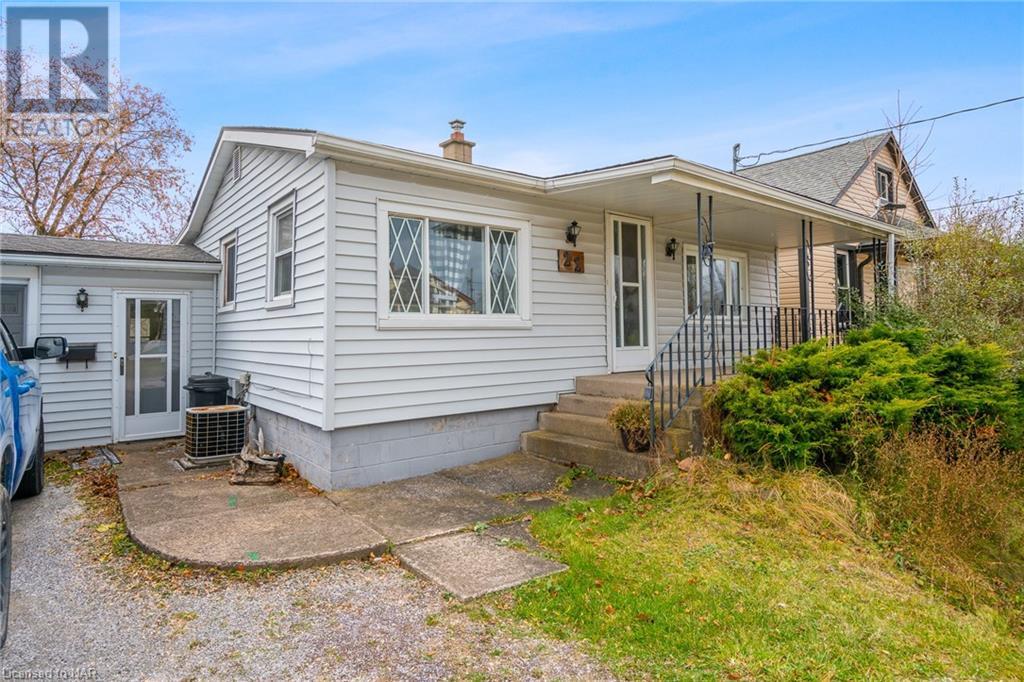 22 Inglewood Road, St. Catharines, Ontario  L2P 2C4 - Photo 3 - 40517647
