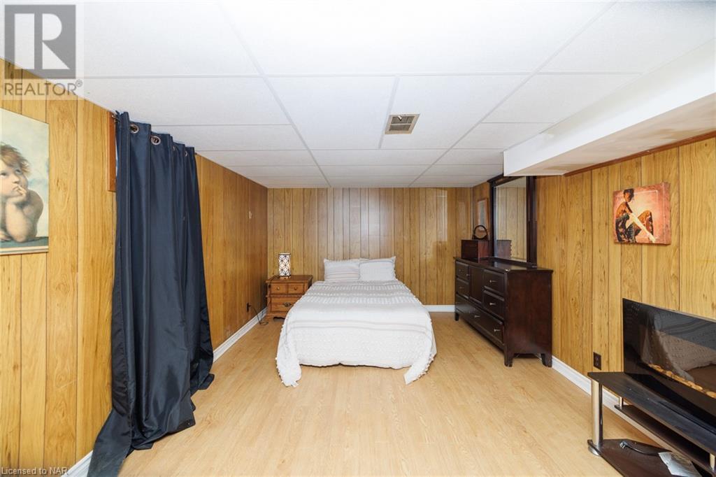 33 Argyle Crescent, St. Catharines, Ontario  L2P 2P5 - Photo 15 - 40517859