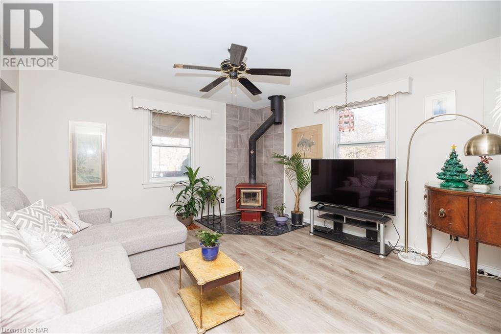 33 Argyle Crescent, St. Catharines, Ontario  L2P 2P5 - Photo 3 - 40517859