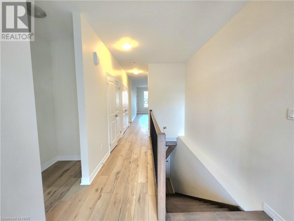15 Shamrock Common Unit# Upper, St. Catharines, Ontario  L2S 2B7 - Photo 4 - 40519609