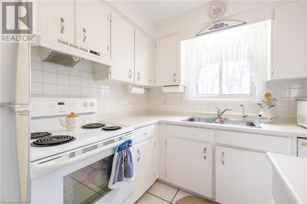 7712 Jubilee Drive, Niagara Falls, Ontario  L2G 7J6 - Photo 15 - 40519193