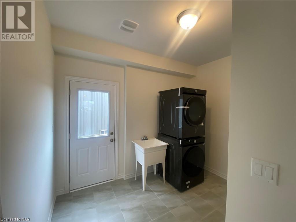 74 Oriole Crescent, Port Colborne, Ontario  L3K 5Z9 - Photo 9 - 40519716