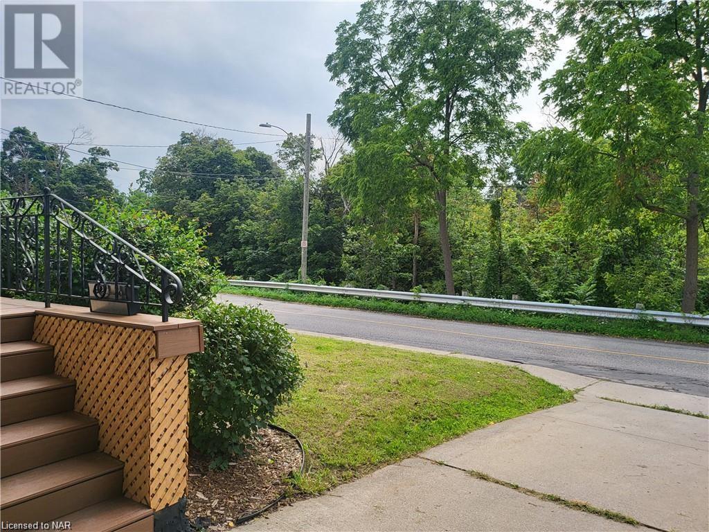 22 Willowdale Avenue, St. Catharines, Ontario  L2R 4K6 - Photo 4 - 40519775