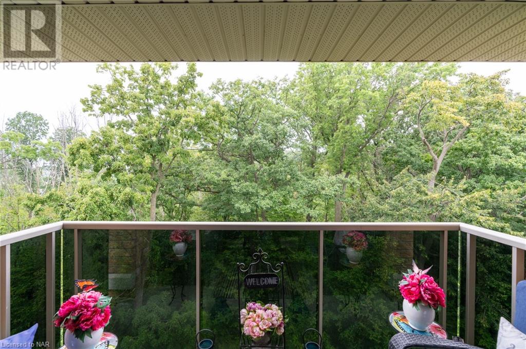 8111 Forest Glen Drive Unit# 528, Niagara Falls, Ontario  L2H 2Y7 - Photo 3 - 40517565