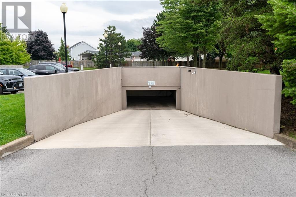 8111 Forest Glen Drive Unit# 528, Niagara Falls, Ontario  L2H 2Y7 - Photo 32 - 40517565