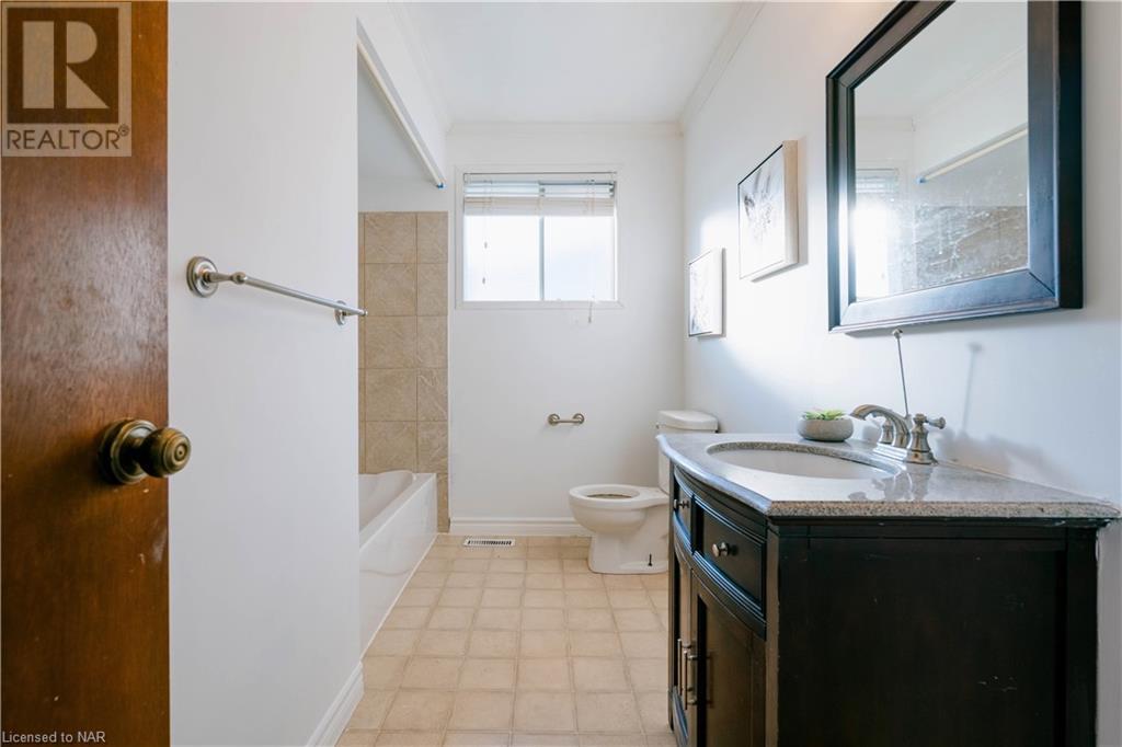 26 Lakebreeze Crescent, St. Catharines, Ontario  L2M 7C5 - Photo 23 - 40499747