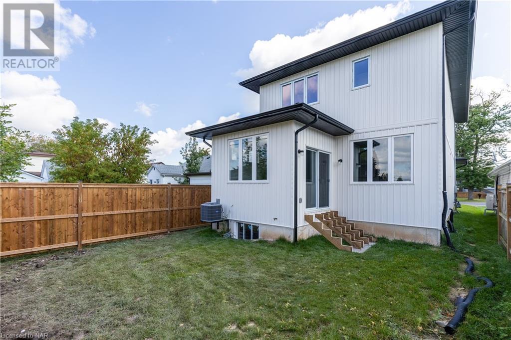 145 Knoll Street, Port Colborne, Ontario  L3K 5B2 - Photo 4 - 40507997