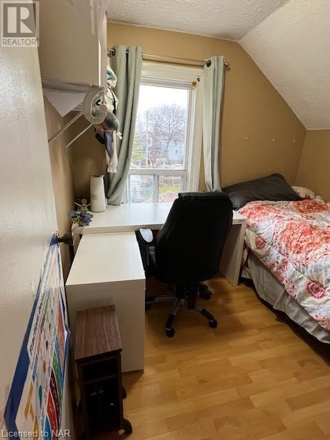 9 Oakdale Avenue, St. Catharines, Ontario  L2P 2B8 - Photo 12 - 40520410