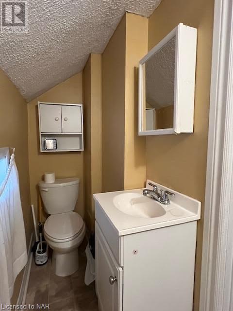9 Oakdale Avenue, St. Catharines, Ontario  L2P 2B8 - Photo 13 - 40520410