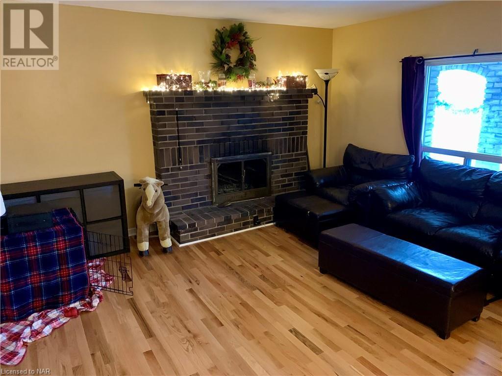 9 Oakdale Avenue, St. Catharines, Ontario  L2P 2B8 - Photo 2 - 40520410