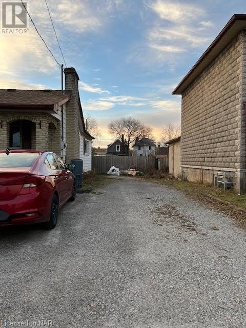 9 Oakdale Avenue, St. Catharines, Ontario  L2P 2B8 - Photo 23 - 40520410