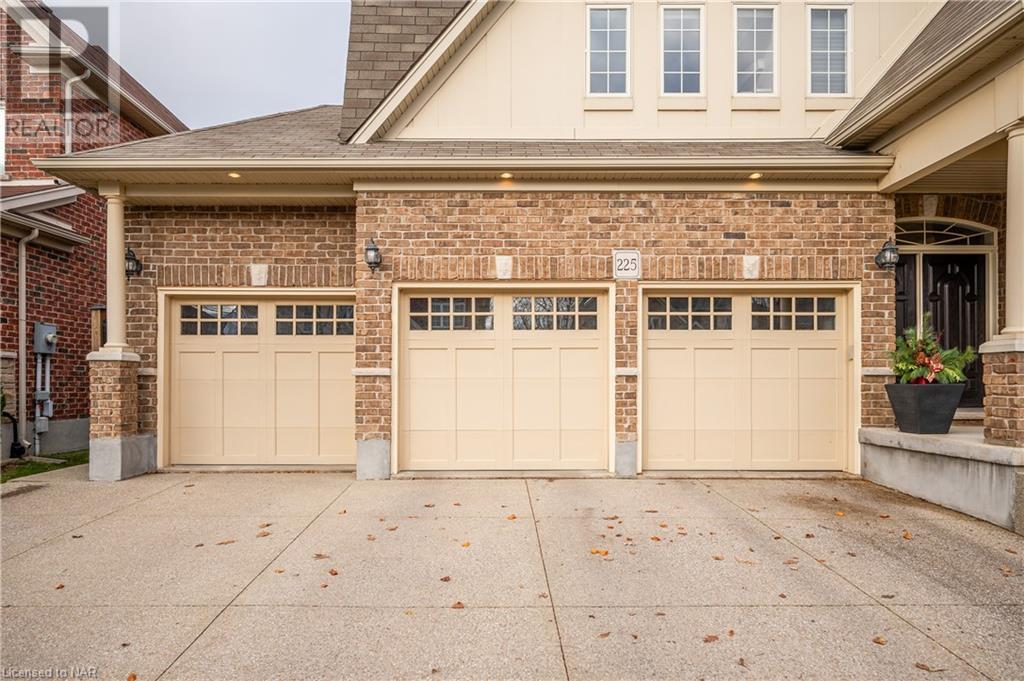225 Edgewater Crescent, Kitchener, Ontario  N2A 4M2 - Photo 3 - 40519173