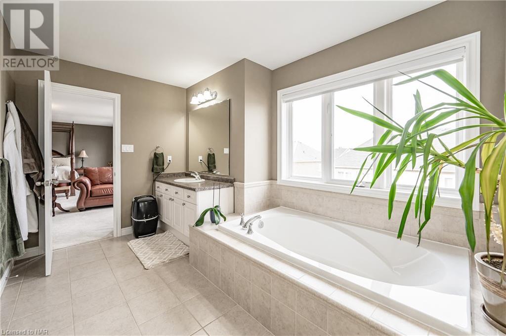 225 Edgewater Crescent, Kitchener, Ontario  N2A 4M2 - Photo 35 - 40519173