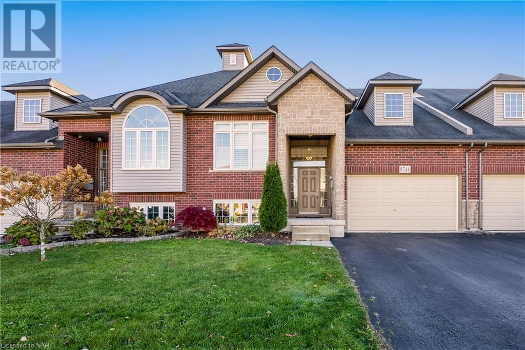 8744 UPPER CANADA Drive, niagara falls, Ontario