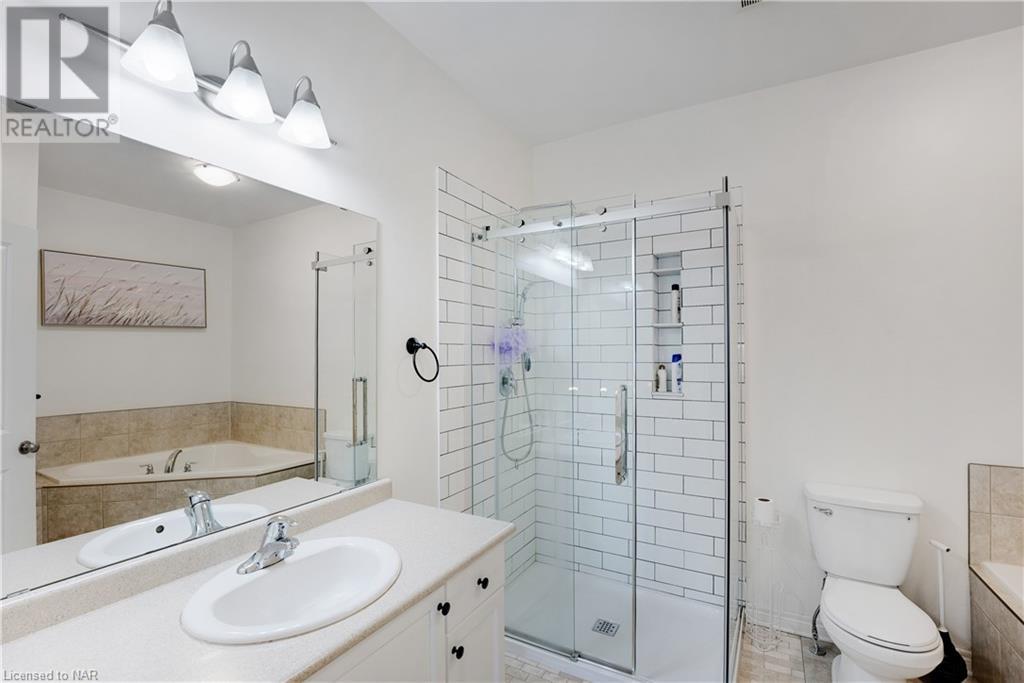 8744 Upper Canada Drive, Niagara Falls, Ontario  L2H 0B8 - Photo 18 - 40520535