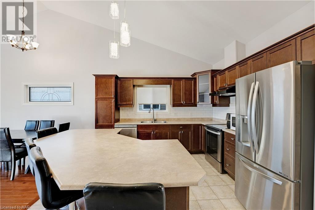 8744 Upper Canada Drive, Niagara Falls, Ontario  L2H 0B8 - Photo 7 - 40520535