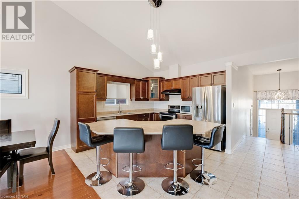 8744 Upper Canada Drive, Niagara Falls, Ontario  L2H 0B8 - Photo 9 - 40520535