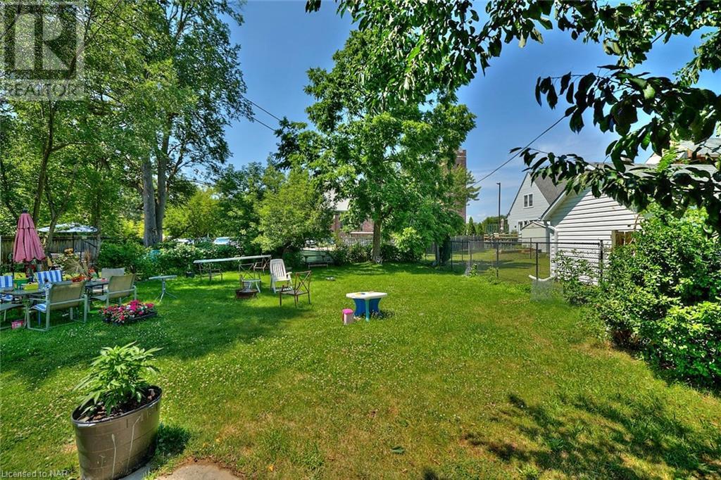 8 Pelham Road, St. Catharines, Ontario  L2S 1P9 - Photo 4 - 40520719