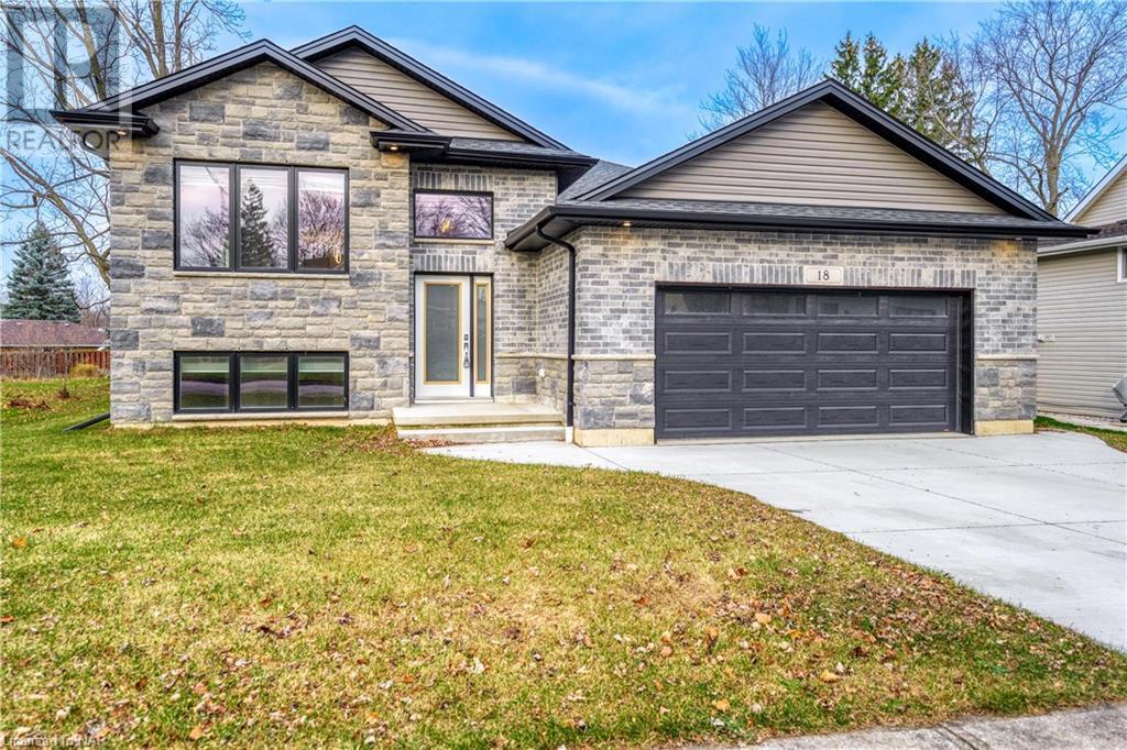 18 PALACE Street, lambton shores, Ontario