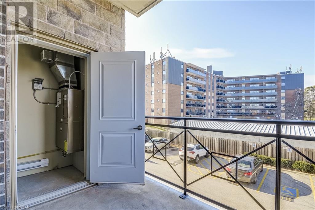 379 Scott Street Unit# 207, St. Catharines, Ontario  L2M 3W2 - Photo 32 - 40521140
