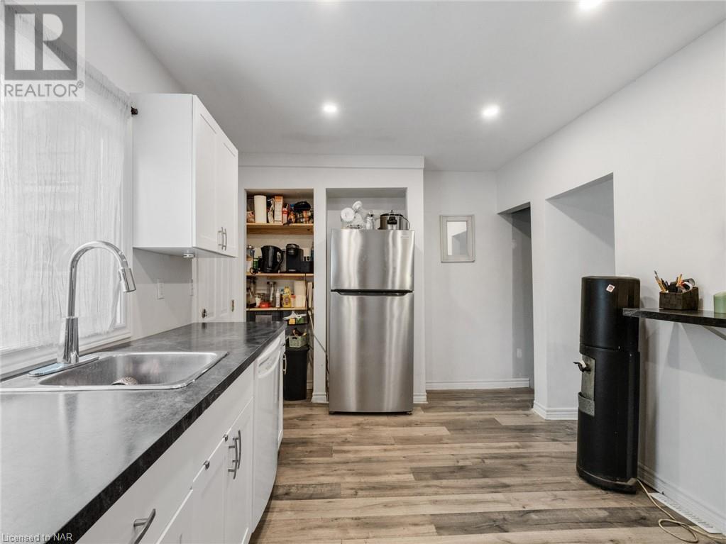 117 Russell Avenue, St. Catharines, Ontario  L2R 1V9 - Photo 13 - 40521011