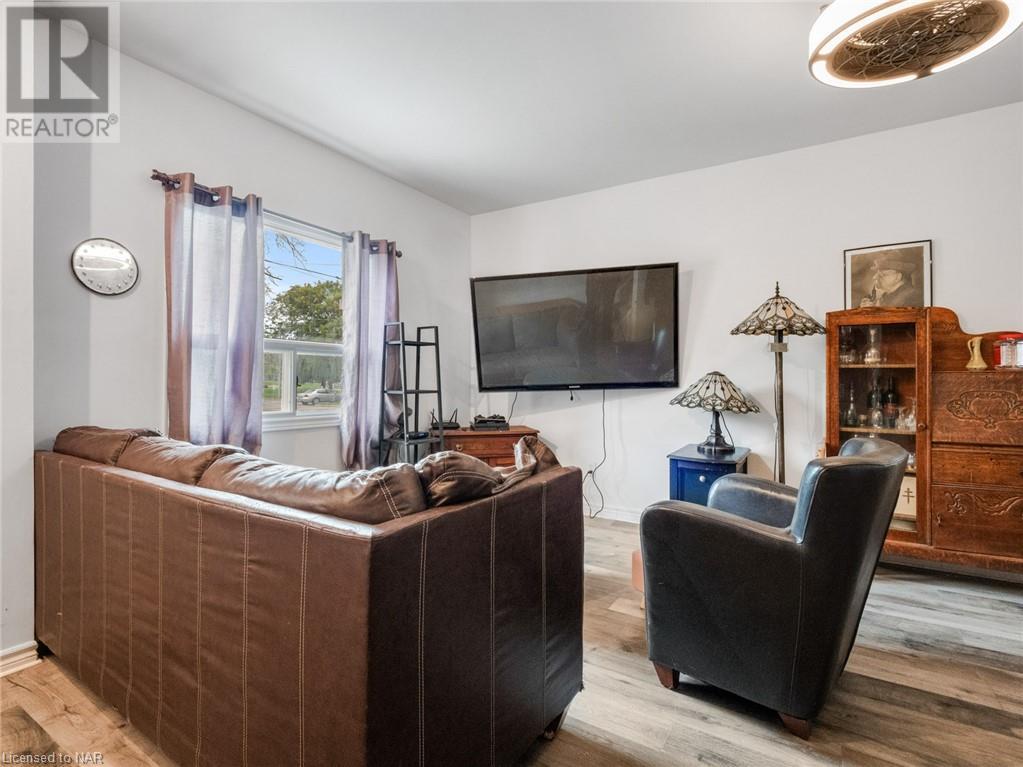 117 Russell Avenue, St. Catharines, Ontario  L2R 1V9 - Photo 5 - 40521011