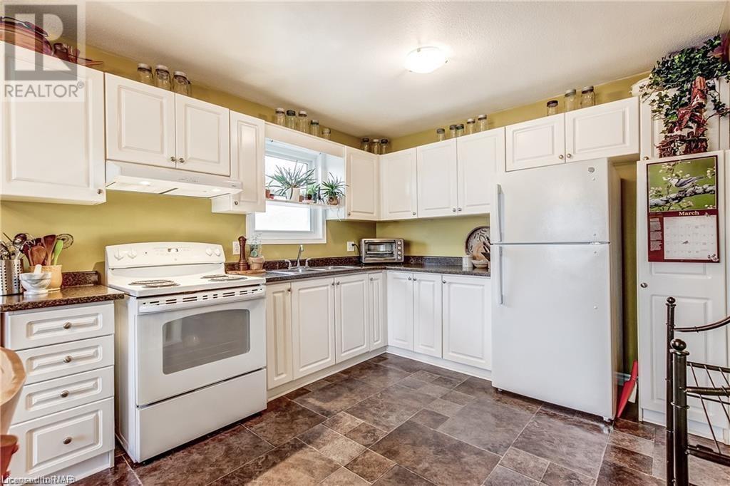 7712 Charnwood Avenue, Niagara Falls, Ontario  L2H 3E3 - Photo 14 - 40520347