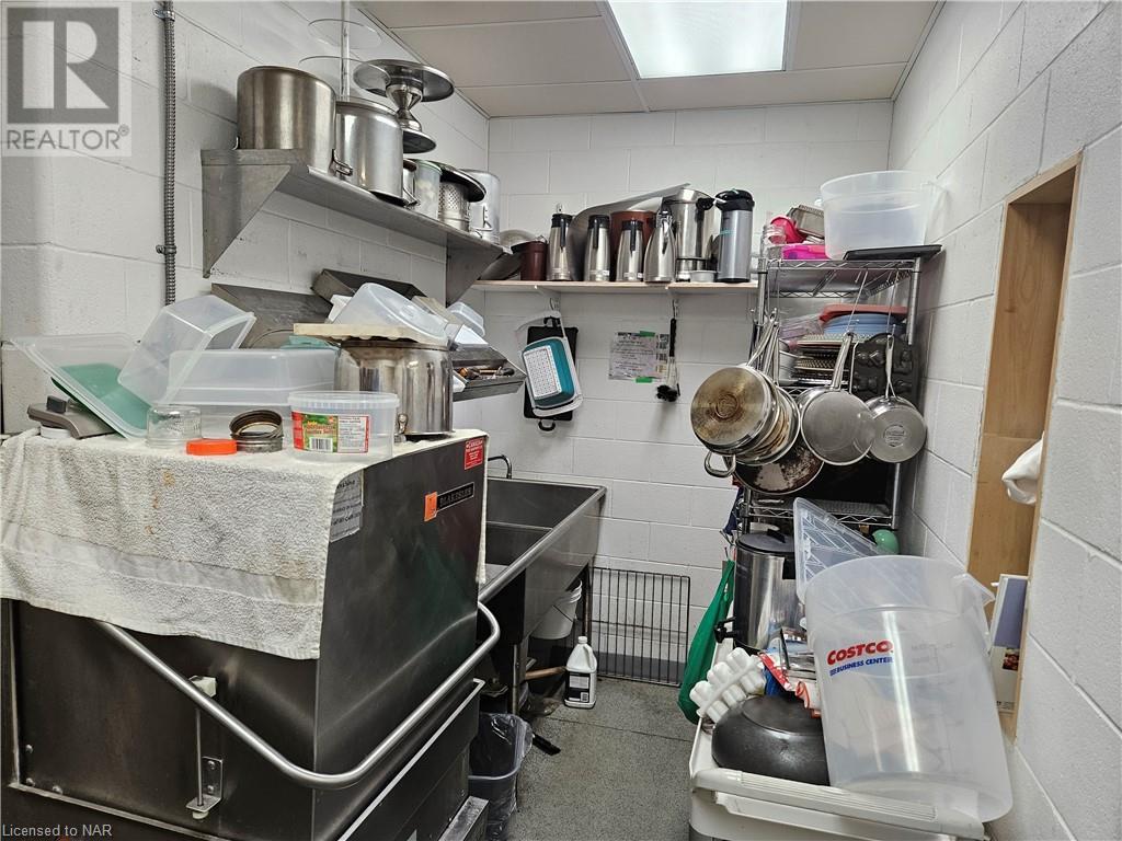 7150 Montrose Road Unit# 4, Niagara Falls, Ontario  L2H 3N3 - Photo 3 - 40520138