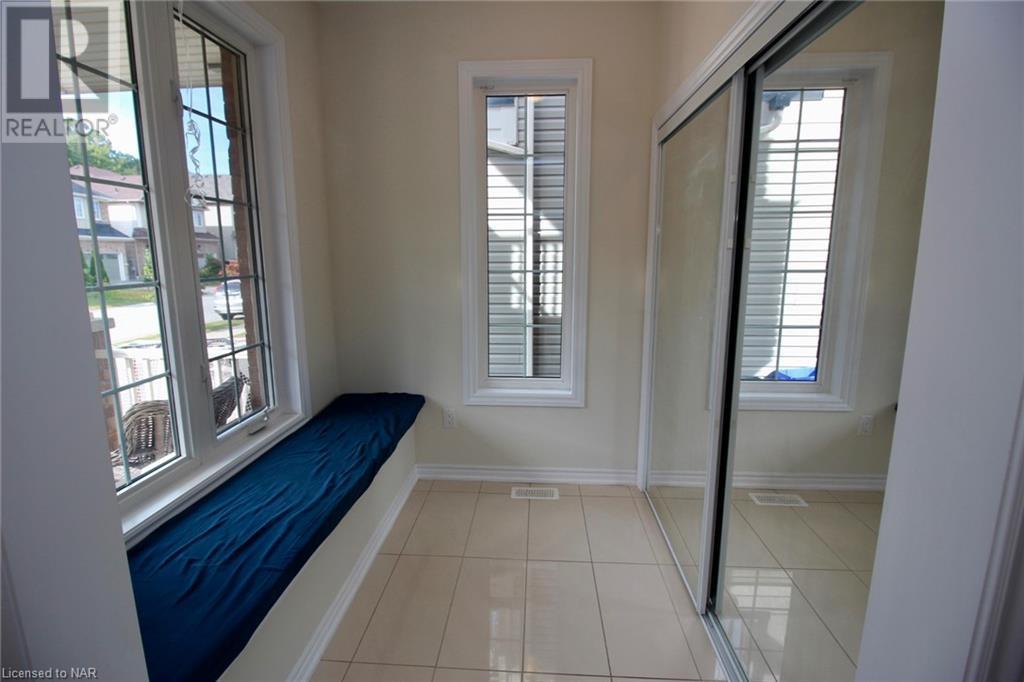 8592 Sweet Chestnut Road Unit# Upper, Niagara Falls, Ontario  L2H 0N1 - Photo 4 - 40521424
