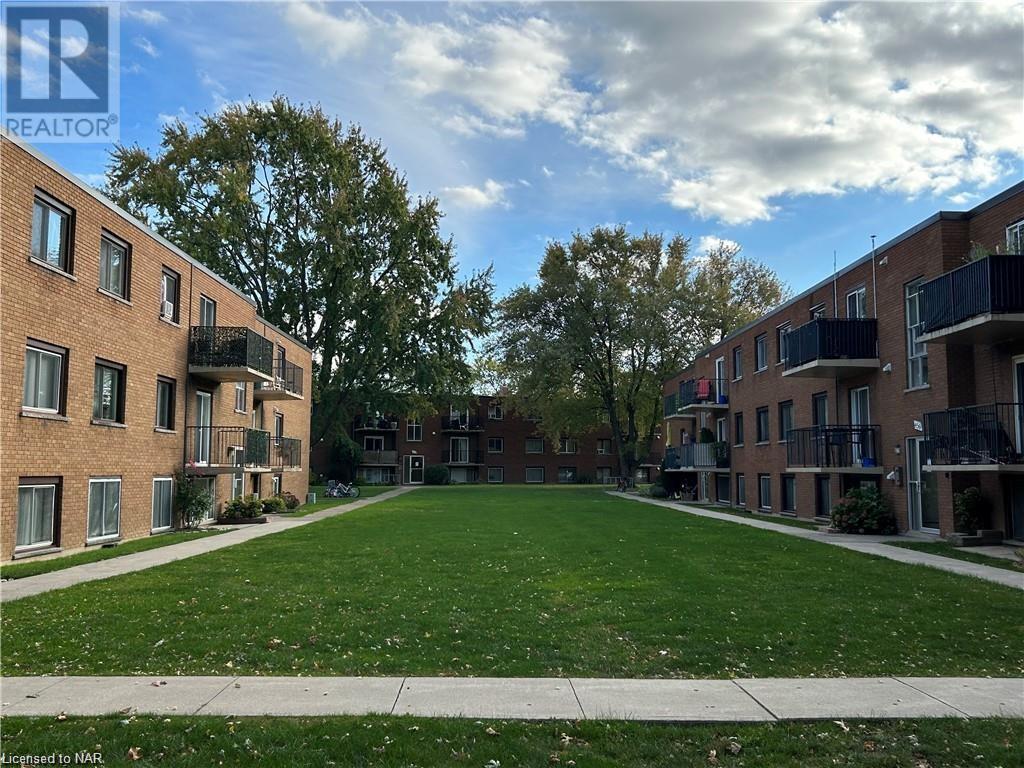 456 Carlton Street Unit# 6, St. Catharines, Ontario  L2M 4X1 - Photo 3 - 40521386