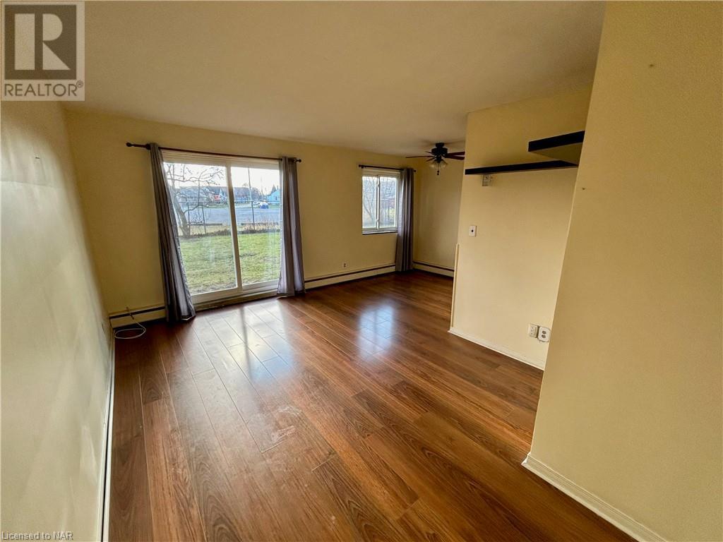 456 Carlton Street Unit# 6, St. Catharines, Ontario  L2M 4X1 - Photo 5 - 40521386