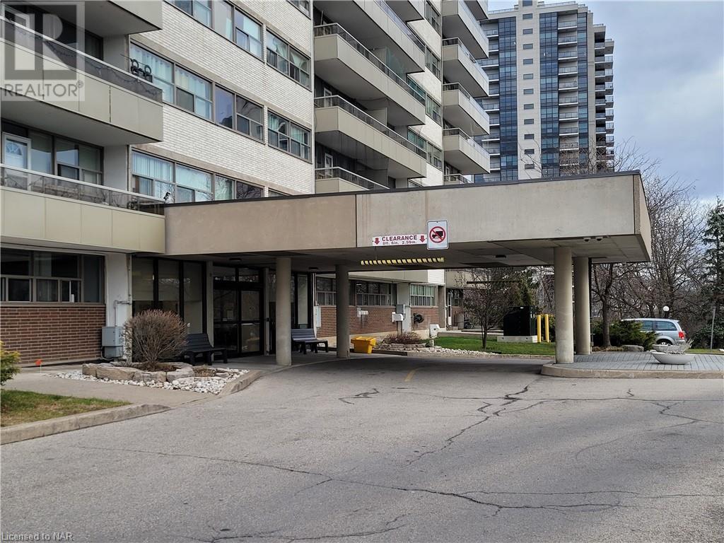 215 Glenridge Avenue Unit# 303, St. Catharines, Ontario  L2T 3J7 - Photo 4 - 40521027