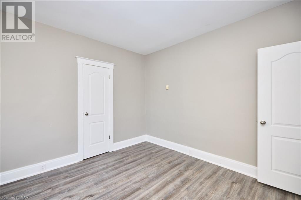 37 York Street, St. Catharines, Ontario  L2R 6C2 - Photo 12 - 40520945