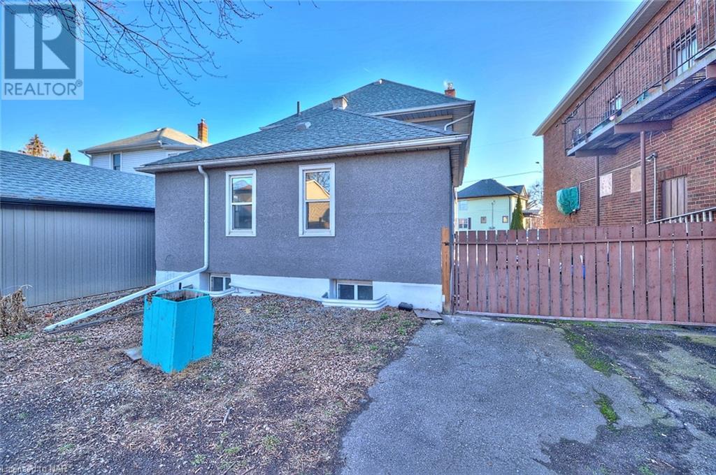 37 York Street, St. Catharines, Ontario  L2R 6C2 - Photo 3 - 40520945