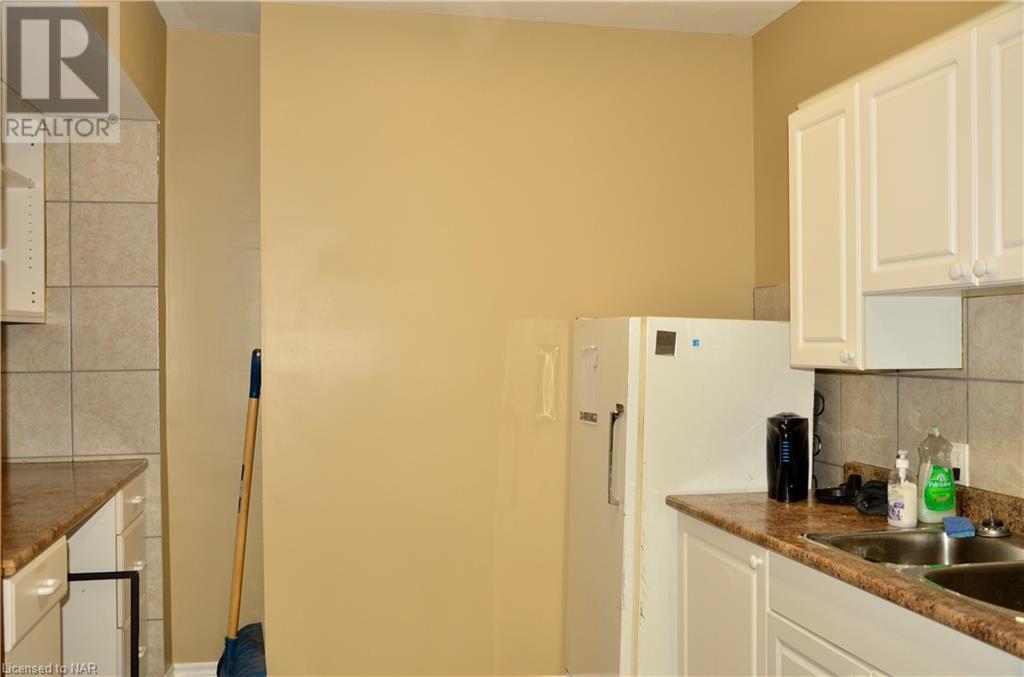 577 Ontario Street, St. Catharines, Ontario  L2N 4N4 - Photo 13 - 40521709