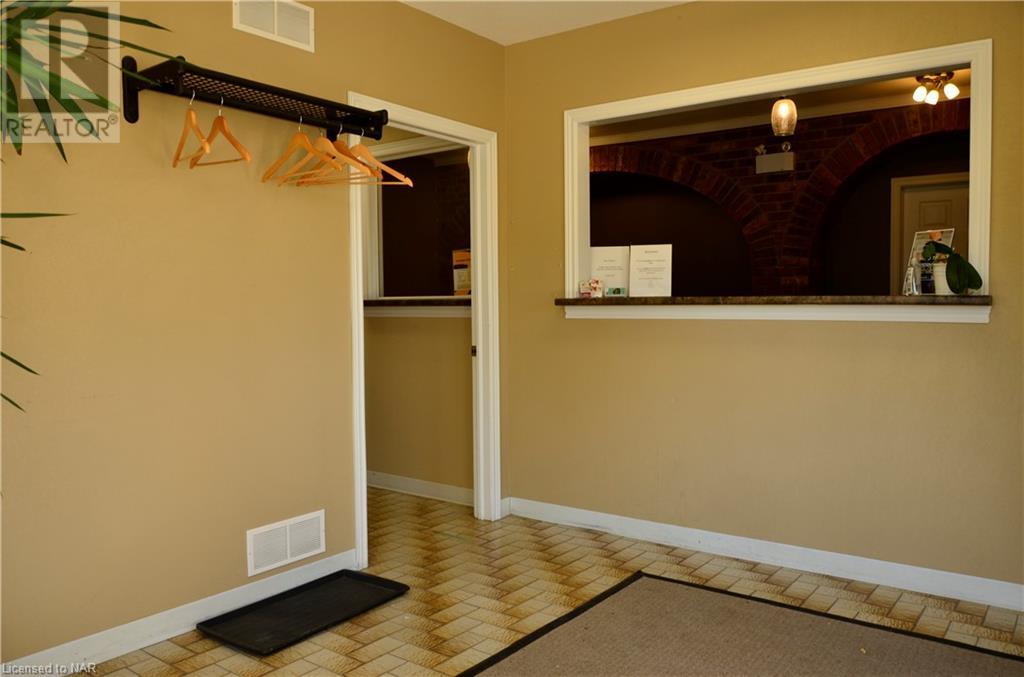 577 Ontario Street, St. Catharines, Ontario  L2N 4N4 - Photo 3 - 40521709