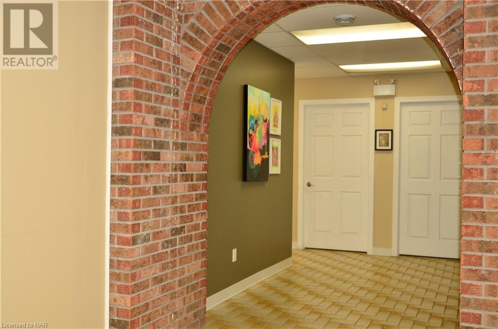 577 Ontario Street, St. Catharines, Ontario  L2N 4N4 - Photo 5 - 40521709