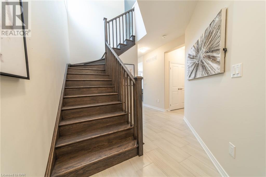 27 Mcmann Drive, Thorold, Ontario  L2V 2V5 - Photo 3 - 40521462