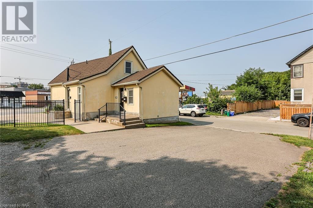 145 Welland Avenue, St. Catharines, Ontario  L2R 2N7 - Photo 3 - 40521568