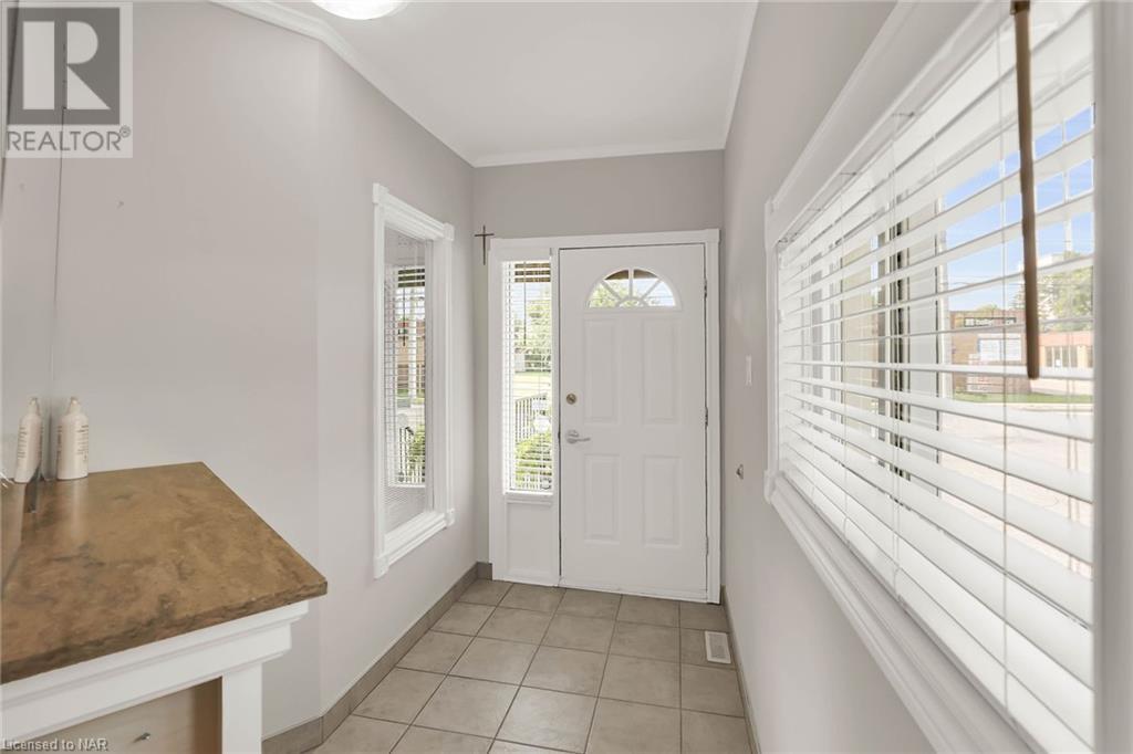 145 Welland Avenue, St. Catharines, Ontario  L2R 2N7 - Photo 4 - 40521568