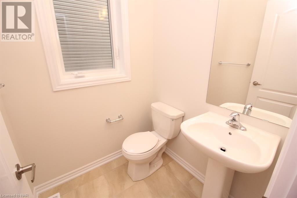 272 Explorer Way, Thorold, Ontario  L2V 0K2 - Photo 2 - 40521986