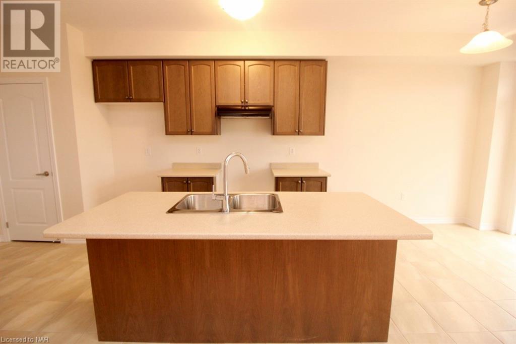 272 Explorer Way, Thorold, Ontario  L2V 0K2 - Photo 5 - 40521986