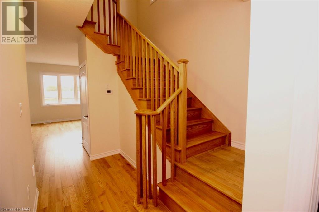 272 Explorer Way, Thorold, Ontario  L2V 0K2 - Photo 6 - 40521986